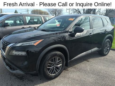 Used 2023 Nissan Rogue S image 2