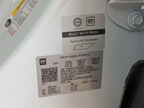 Certified 2023 GMC Acadia AT4 image 24