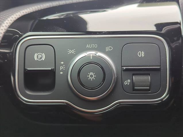 Used 2023 Mercedes-Benz CLA 250 4MATIC image 13