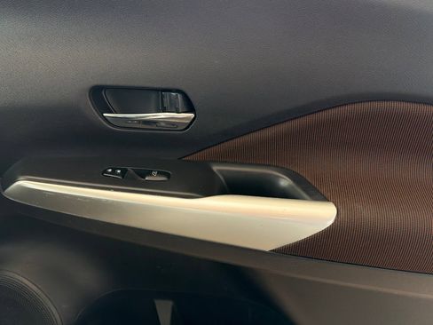 Used 2019 Nissan Kicks SR FWD image 19