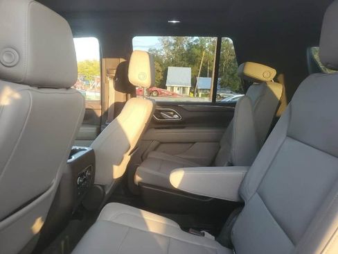 Used 2021 Chevrolet Tahoe LT w/ LT Signature Package image 13