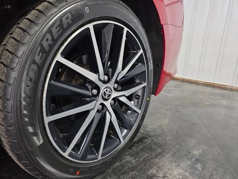 Used 2023 Toyota Camry SE image 7