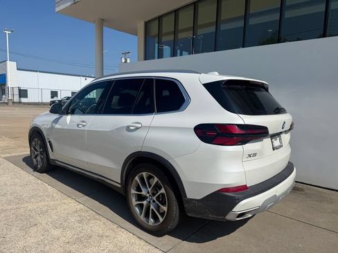 Used 2024 BMW X5 xDrive50e w/ M Sport Package AWD/4WD image 3