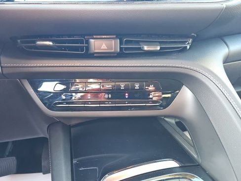 Used 2023 Buick Envision Essence FWD image 23