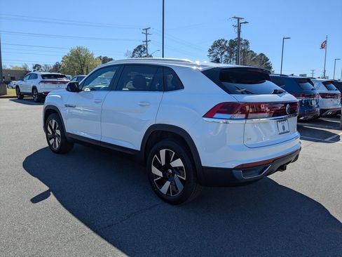 New 2025 Volkswagen Atlas Cross Sport SE image 5