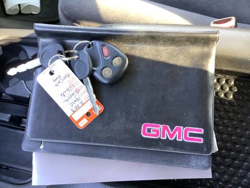 Used 2003 GMC Sierra 2500 SLE w/ Skid Plate Package image 55