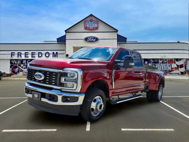 Used 2025 Ford F350 Lariat AWD/4WD image 2