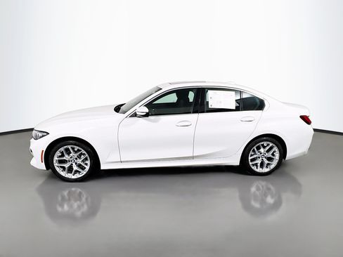 Used 2025 BMW 330i xDrive Sedan AWD/4WD image 9