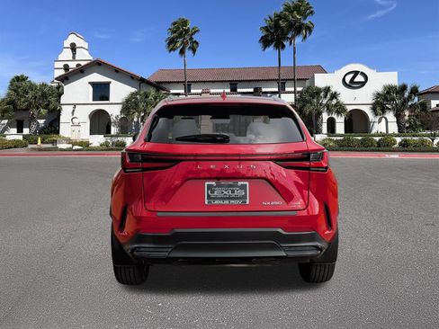 Used 2024 Lexus NX 250 FWD w/ Towing Package (2000 Lbs) image 3