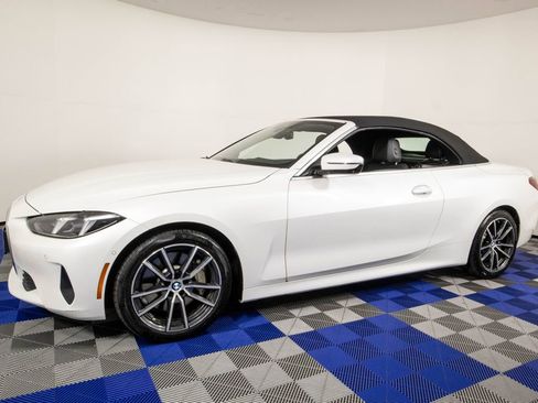 Used 2025 BMW 430i Convertible image 2