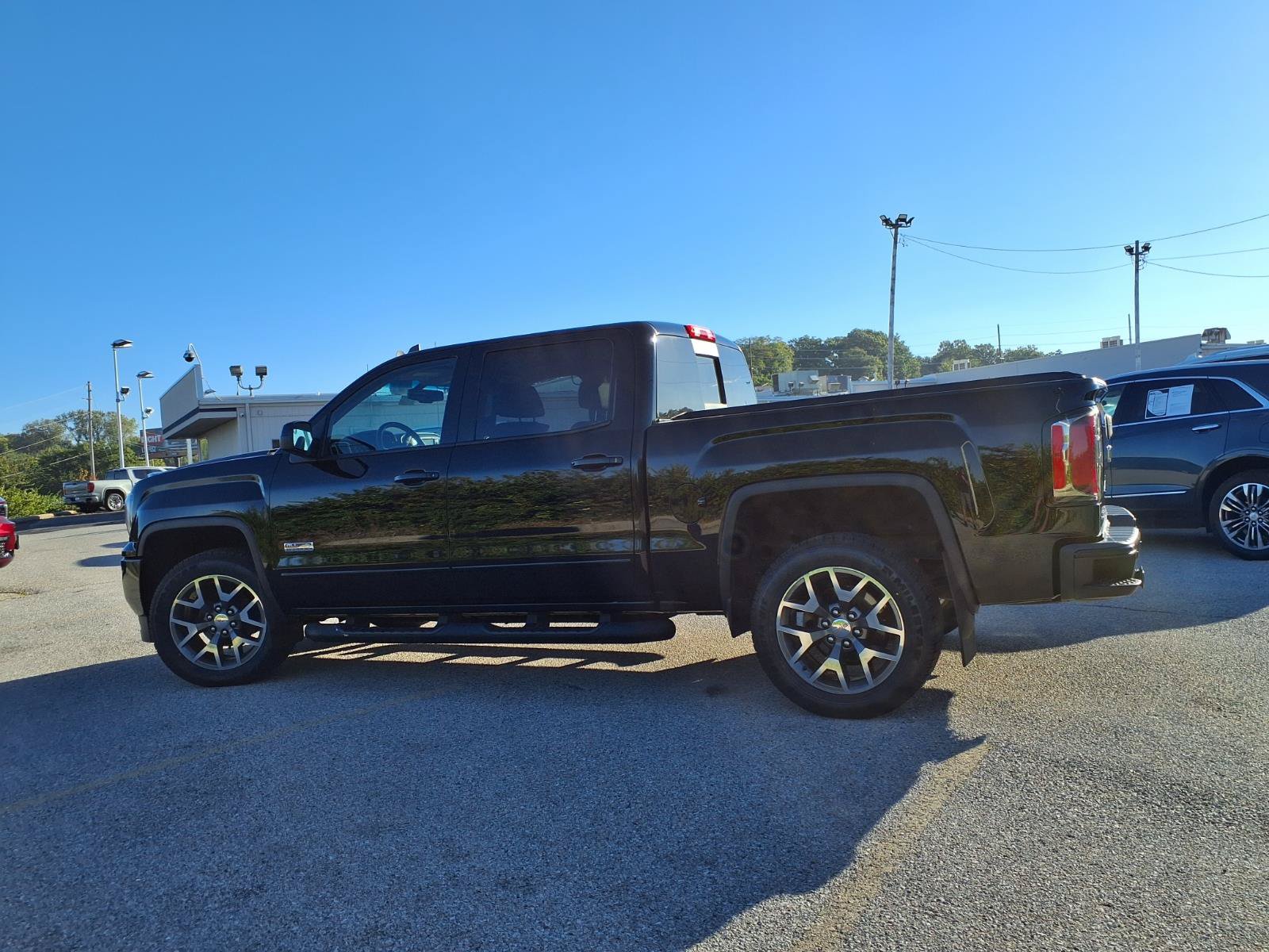 Used 2017 GMC Sierra 1500 SLT AWD/4WD image 36