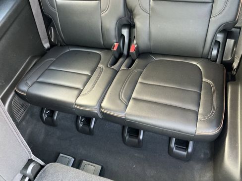 Used 2022 GMC Acadia AT4 w/ Preferred Package image 23