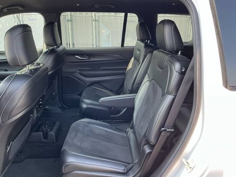 Used 2024 Jeep Grand Cherokee L Laredo AWD/4WD image 10