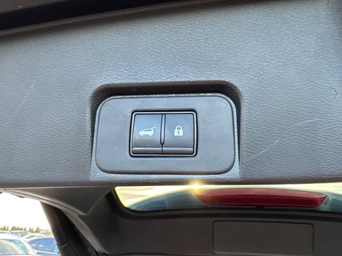 Used 2024 Nissan Rogue SV AWD/4WD image 14