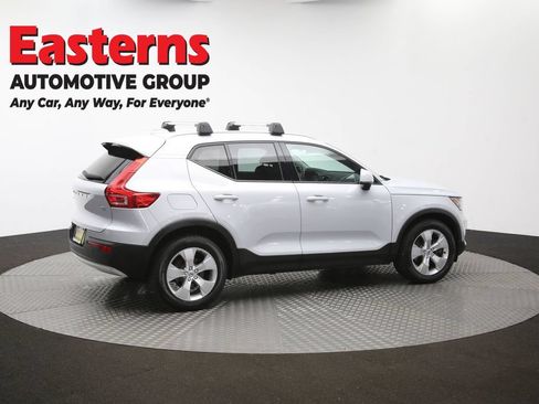 Used 2021 Volvo XC40 T4 Momentum FWD image 41