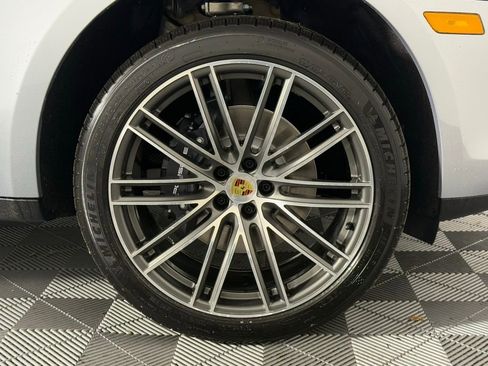 New 2026 Porsche Macan image 14