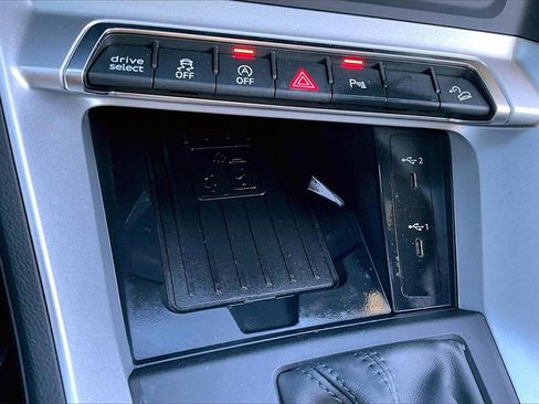 Used 2025 Audi Q3 2.0T Premium w/ Convenience Package image 16