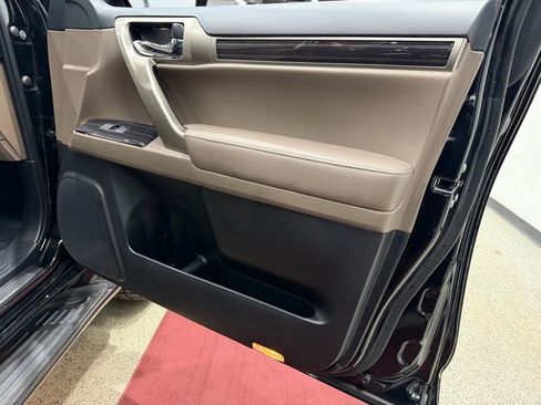 Used 2020 Lexus GX 460 Premium AWD/4WD image 32