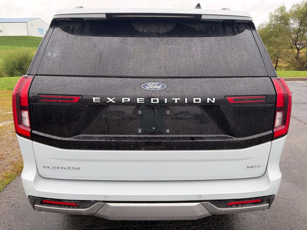 Used 2025 Ford Expedition Max Platinum w/ Driver's Package AWD/4WD image 4