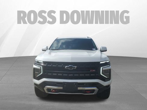 Used 2025 Chevrolet Suburban Z71 image 2