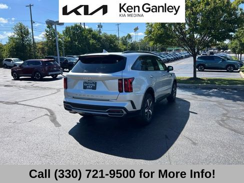 Certified 2022 Kia Sorento S w/ Panoramic Sunroof Package FWD image 6