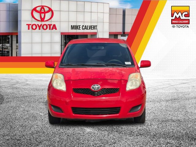 Used 2011 Toyota Yaris 2-Door Hatchback w/ Convenience Pkg FWD image 8
