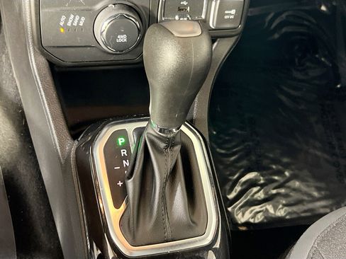 Used 2022 Jeep Renegade Altitude w/ Convenience Group AWD/4WD image 17