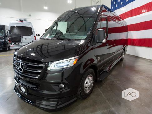 Used 2025 Mercedes-Benz Sprinter 3500 image 28