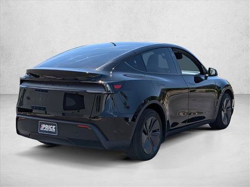 Used 2026 Tesla Model Y 2WD image 5