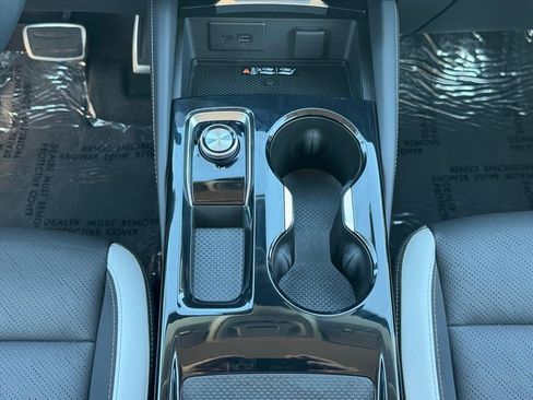 Certified 2025 Buick Envision Sport Touring image 10