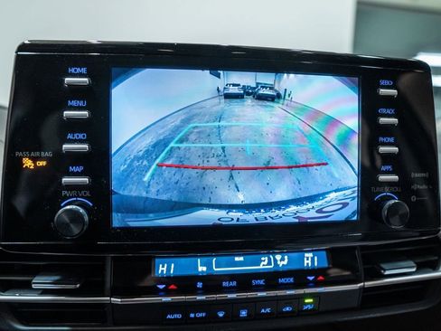 Used 2024 Toyota Sienna LE image 25