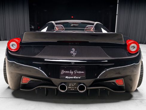 Used 2013 Ferrari 458 Spider image 39