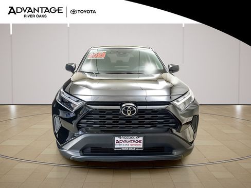 Used 2023 Toyota RAV4 LE AWD/4WD image 3