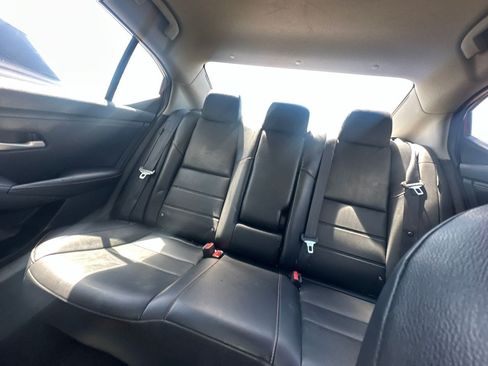 Used 2022 Nissan Sentra SR w/ SR Premium Package FWD image 11
