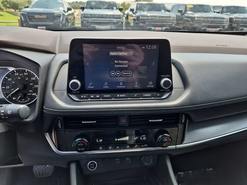 Used 2021 Nissan Rogue SV FWD image 24