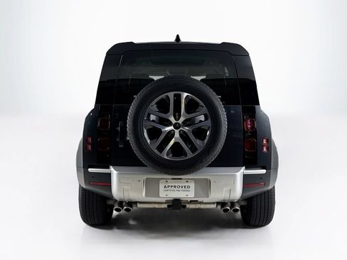 Used 2024 Land Rover Defender 110 SE AWD/4WD image 4