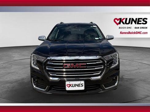 Used 2022 GMC Terrain SLT w/ Infotainment Package II AWD/4WD image 2