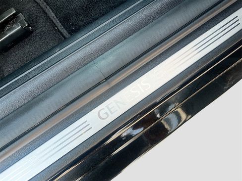 Used 2023 Genesis G70 2.0T image 33