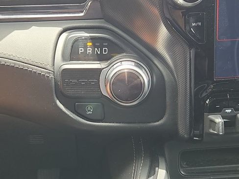 Used 2022 RAM 1500 Limited RWD image 11