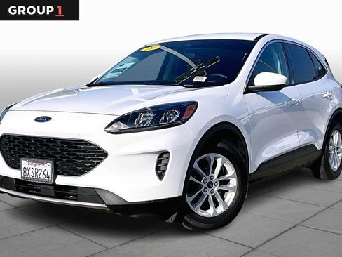 Used 2021 Ford Escape SE image 1