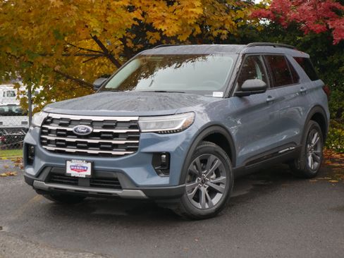 New 2026 Ford Explorer Active w/ Active Comfort Package image 2