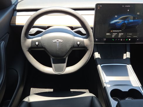 Used 2022 Tesla Model Y Long Range AWD/4WD image 13