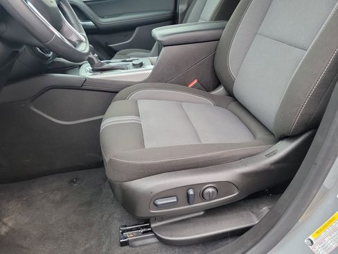 Used 2025 Chevrolet Blazer LT FWD image 14