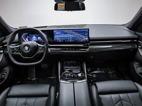 Certified 2025 BMW 530i w/ Premium Package image 13