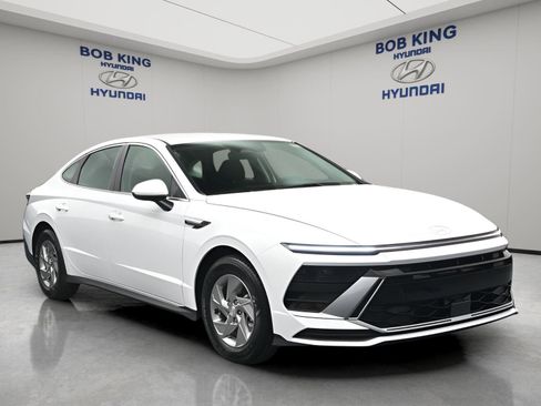 New 2026 Hyundai Sonata SE FWD image 17