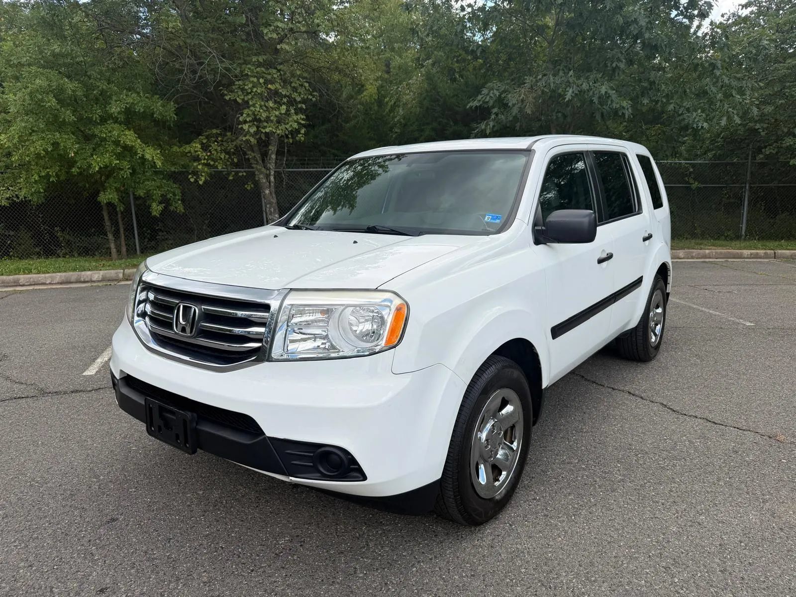 Used 2015 Honda Pilot LX image 1