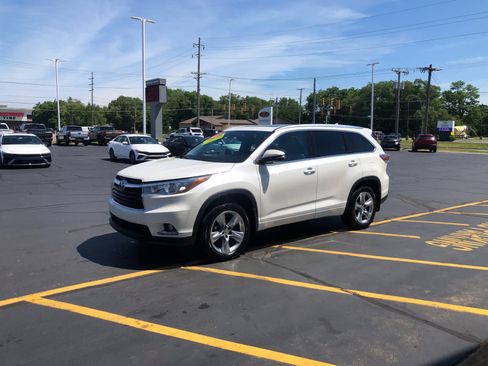 Used 2015 Toyota Highlander Limited Platinum AWD/4WD image 4