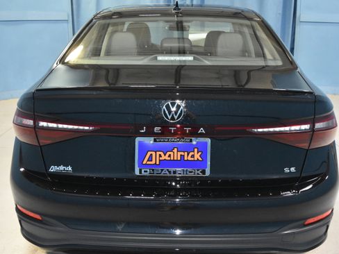 New 2026 Volkswagen Jetta SE image 22