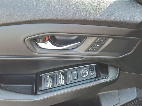 Used 2023 Honda Accord Touring image 2