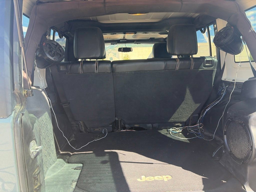 Used 2014 Jeep Wrangler Unlimited Rubicon w/ Connectivity Group AWD/4WD image 29